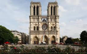 Der brand der notre dame am 15.04.2019, das ausmaß und beginn der restaurierung. Notre Dame Prise Juste Avant L Incendie La Photo D Un Pere Et Sa Fille Devient Virale Le Parisien