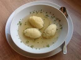 Osterreichische Griessnocken Ein Schmackhaftes Rezept Mit Bild Aus Der Kategorie Einlagen 73 Bewertungen O 4 5 Tag Griessklosschensuppe Suppeneinlagen Rezepte