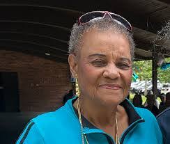 Julie Dubuisson's Instagram, Twitter & Facebook