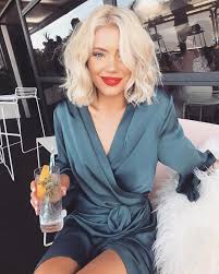 Pretty Wrap Dress Short Hair Styles Hair Styles Short Blonde Hair