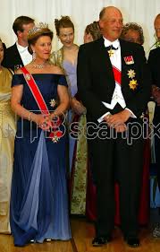 Politiet i nordland‏ @politinordland 15 июн. Pin Pa Queen Josephine Diamond Tiara Norwegian Royal Family