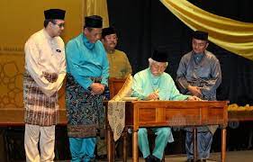 Mahkamah syariah telah ditubuhkan di bawah enakmen pentadbiran. Kes Syariah Negeri Sembilan Meningkat