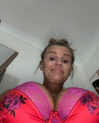 Katona was the winner of the third series of i'm a celebrity.get me out of here! Kerry Katona Mochte Mithilfe Einer Leihmutter Sechstes Kind Promiflash De