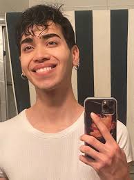 Nurse shares stories and language learning journey