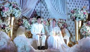 Rizman ruzaini is a collaborative label by two. Amar Amyra Selamat Diijabkabulkan