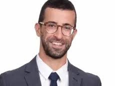 Walraven Recognized with Extra Mile Award