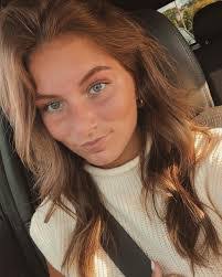 Katie Dickson's Instagram, Twitter & Facebook