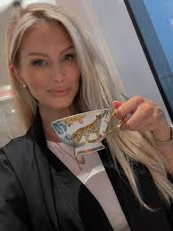 had to end the year w my fav fit 🤎✨ #happynewyear #byebye25 #2016trend  #hi26