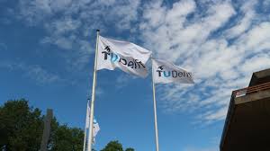 Putar handphone kamu 180 derajat untuk menjatuhkan kunci dari cangkir, kemudian seret kunci tersebut ke lubang gembok untuk menyelamatkan si nah itulah tadi semua kunci jawaban game kidding me terlengkap dari level 1 sampai dengan level 182. Yasmin Ar Tentang Kenapa Dan Bagaimana