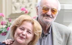 In 1971, she completed her studies at comenius university in bratislava. Herecka Magda Vasaryova Chodi Se Divat Na Nahe Chlapce Ahaonline Cz