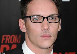 Jonathan Rhys-Meyer passe par la case « désintox »