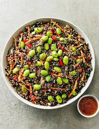 Marks Spencer S Quinoa Salad Is Amazing It Has Loads Of Ingredients Though But I M Going Try And Make One With Most Edamame Salad Edamame How To Cook Quinoa