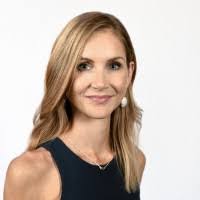 Laura Henn's Instagram, Twitter & Facebook