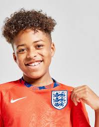 The superior match shirt comes in at a tidy £90 (£30 per game?) while the stadium shirt (which won't be worn by any of the players in an actual will you be spending £90 on the new england shirt? Red Nike England Pre Match Shirt Junior Jd Sports