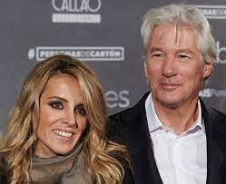 Gere famously starred alongside julia … Richard Gere 71 Becomes A Dad Again As Wife Alejandra Silva 37 Gives Birth To Second Baby Boy
