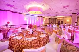 Host Your Event At Holiday Inn National Airport Crystal City In Arlington Virginia Va Use Eventective Va Wedding Venues Holiday Inn Hotel Wedding Packages