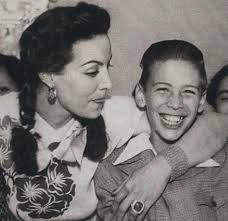 Maria felix notoriously turned down hollywood roles to act in films in mexico instead. Maria Felix On Twitter Tuve Un Hijo Que Si Me Hubieran Preguntado Como Lo Queria Habria Dicho Como El Se Fue A Una Edad Muy Corta Yo Me Programaba Para Irme Antes