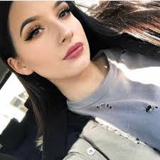 Helen Diaz's Instagram, Twitter & Facebook