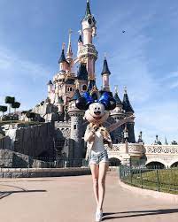 2 282 Likes 11 Comments Superlonghair Mysuperlonghair On Instagram Sarahannabella Mysup Disneyland Photography Disney Photo Ideas Disneyland Pictures