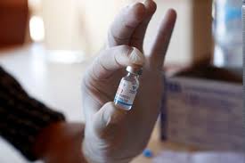 En primer terminó, enfatizó que es necesario que los ciudadanos que han sido vacunados con el inmunizador vero cell acudan a los centros de vacunación y pidan que se especifique. Rxsbodadip Vkm