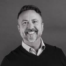 I've read this tweet 20 times over last few hours. I feel like I agree  wholeheartedly. Building deeper relationships is the key. But, I can see  value in having a large network