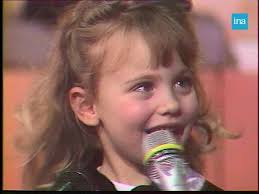 PAPA & SA COPINE. Delphine est venue accompagnée d’une belle brochette de  personnes dont, selon ses dires « la copine de papa ». Hilarité générale.  Jacques Martin prend bien soin de s’assurer de la ...