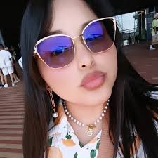 Den amor, que problemas da casi todo el mundo ^♡^