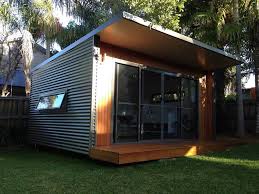 We strive to give the very best no matter the size of the project. Modern Backyard Studio Novocom Top
