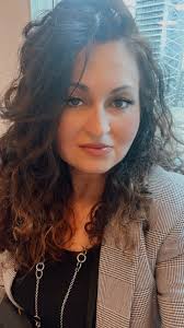 “🎶 ‘I don’t know how to feel, but I wanna try...’ 🎶 Sometimes, the rhythm  of our jobs stops matching the beat of our hearts. When the passion fades,  stress outweighs joy, and growth feels stunted, it ...