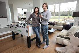 Prinz charles plaudert online mit seiner familie. Intime Einblicke So Wohnen Die Stars