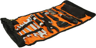 Llll aktueller black & decker werkzeugkoffer test bzw. Black Decker Rolltasche Mit Autowerkzeugzubehor Taschenlampe Schrauberklingen Bits Handwerkzeuge A7144 Amazon De Auto Motorrad