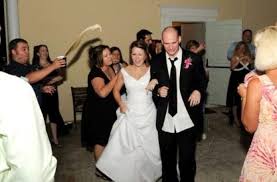 Well, if you think the same, you might wanna reconsider it as taking naughty wedding photos have become a new trend. Funny Wedding Fails Photos Topbestpics Com