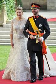 Abiti da sposa classici con gonne in tulle e base in azzurro polvere pastello e corpetti in pizzo. Gli Abiti Da Sposa Vip Piu Belli Di Sempre Stephanie Di Lussemburgo In Abito Da Sposa Foto Abiti Da Sposa Reali Abiti Da Sposa Sposa