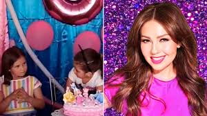 “¡Totalmente yo! Y a mucha honra”: la reacción de Thalía al video de las “ niñas del pastel” - Infobae