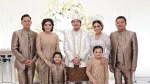Aurel dan atta telah sah sebagai suami istri. Ztjxzmdedfyivm