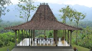 Rumah joglo memiliki tiang utama yang disebut soko guru yang besar untuk menyangga atap. Mengenal Rumah Adat Joglo Suku Jawa Dan Makna Arsitekturnya