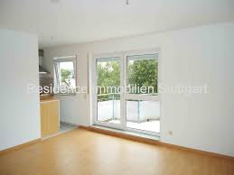 Ein aufzug verbindet alle geschosse, die separaten wohnungseingänge erreicht man über offene laubengänge. Schone Moderne 1 Zimmer Wohnung Mit Grossem Balkon Und Stellplatz In Gewachsenem Wohngebiet