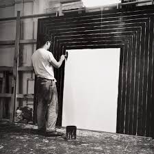 Frank Stella Stella Painting Getty Tomb In His New York Studio 1958 1962 From The Black Paintings Series 1958 1960 Frank Stella Serial Art Artist At Work