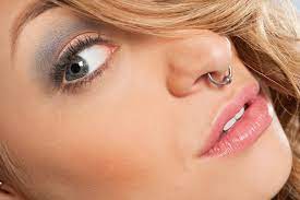 It is normally situated right in. Septum Piercing Stechen Lassen Schmerzen Kosten Pflege Womz