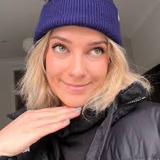 Thalia Smith (@thaliaasmith)