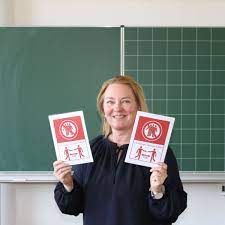 Doch die pflicht zum testen und tragen einer maske im unterricht bleibt. Waldeck Frankenberg Corona Regeln In Wieder Geoffneten Schulen Frankenberg Eder