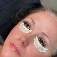 LASHES & BROWS BY SHARON