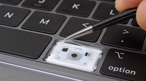 Es gibt schon viele gerüchte über das apple macbook pro 2016, welche von denen werden sich beim. Apples Macbook Pro Neue Butterfly Tastatur Schutzt Besser Vor Schmutz Golem De