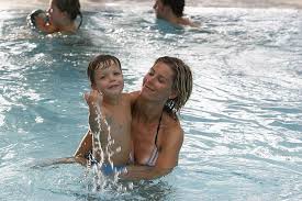 Im Abc Bad In Nesselwang Im Allgau Konnt Ihr Einen Super Familientag Mit Schwimmen Planschen Und Erholen Verbringen Das Erl Erlebnisbad Sauna Saunalandschaft