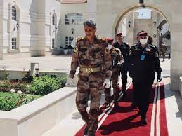 والصورة التي ظهرت للرئيس العراقي الراحل صدام حسين داخل مجلس عزاء القاضي العراقي محمد عريبي، وضعت على الأرض في مدخل قاعة المجلس وجرى تعيين محمد عريبي كقاضي تحقيق في المحكمة الجنائية العراقية العليا في محاكمة الرئيس الأسبق صدام حسين ونظامه، في. Ø¹Ù„Ù‰ Ø®Ø·Ù‰ ØµØ¯Ø§Ù… Ø­Ø³ÙŠÙ† Ù‡Ù„ ÙŠØ³Ø¹Ù‰ Ø§Ù„ÙƒØ§Ø¸Ù…ÙŠ Ù„Ø§Ù†Ù‚Ù„Ø§Ø¨ Ø¹Ø³ÙƒØ±ÙŠ ÙÙŠ Ø§Ù„Ø¹Ø±Ø§Ù‚