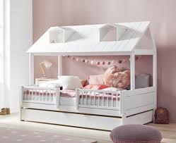 Se usi quello inferiore solo occasionalmente, basta qualche cuscino per trasformarlo in un divano comodo e spazioso. Letto Beachhouse Lifetime Letto Bimbi Casetta
