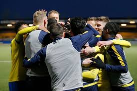 De snor) geboren te heteren, netherlands. Fans Vieren Feest Bij Het Stadion Na Officieuze Promotie Van Cambuur Trainer Zegt Ga Naar Huis Trouw