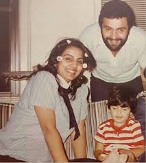 Neetu kapoor was embarrassed with son ranbir kapoor's behaviour. Riddhima Kapoor Sahni Revisits An Old Treasured Childhood Photo With Rishi Kapoor And Neetu Kapoor Pinkvilla