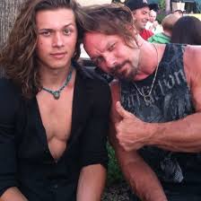 Leo Half Shirtless And His Dad Leo Howard Leo American Actors