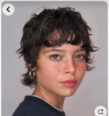 i'm really disappointed w myself this morning. i started doing my hair at  5:30 am and i did three hairstyles na rin tying my hair up pero i didn't  like the outcomes.